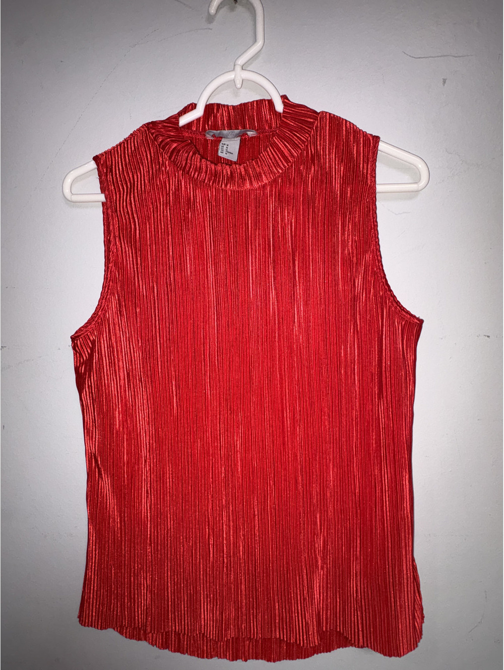 H&M Red Sleeveless Pleated Top Medium